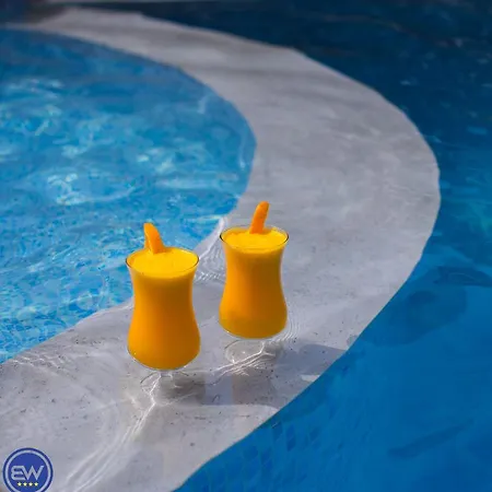 Blue Water فندق